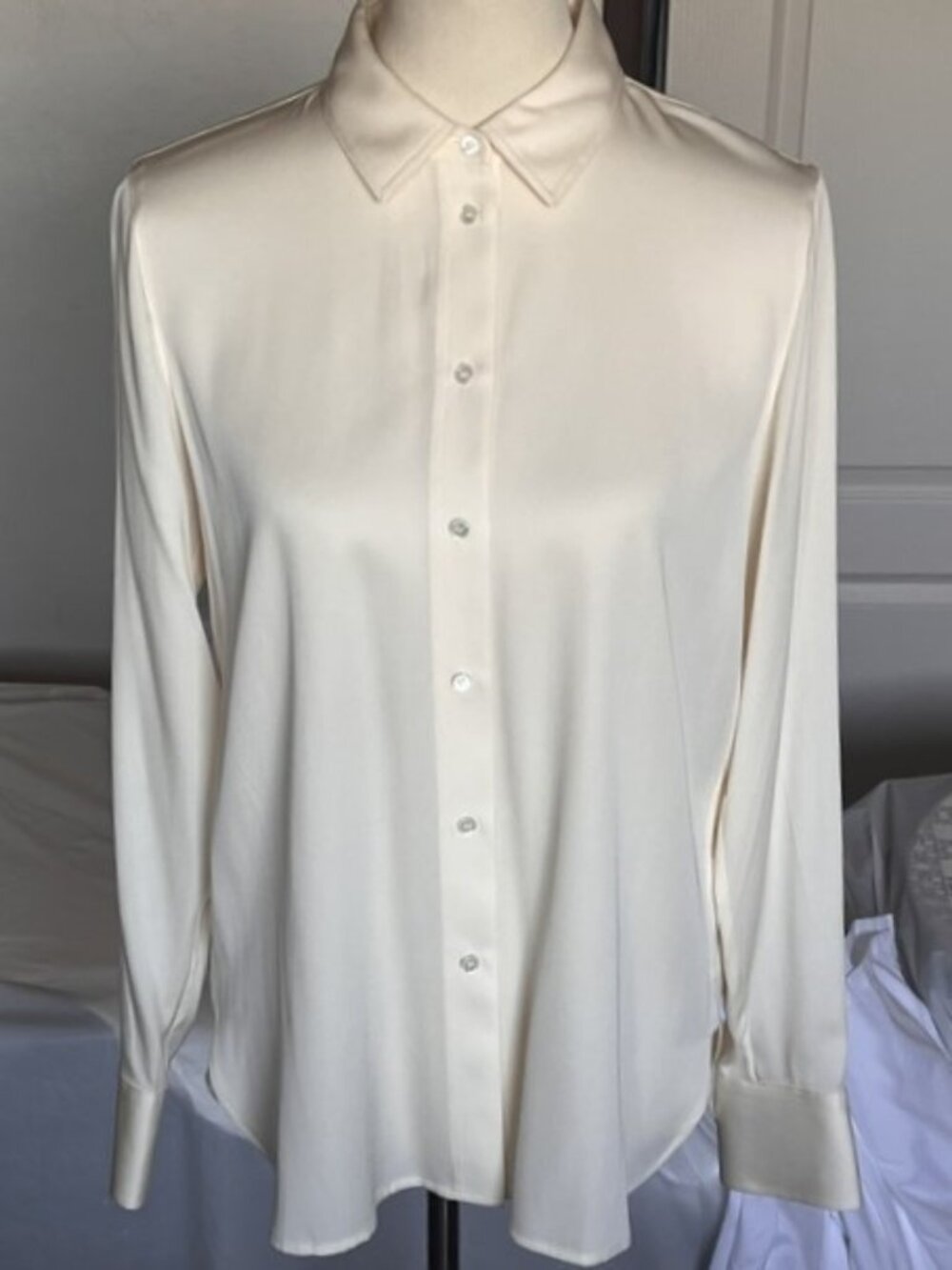 Vince Long Sleeve Button Down Silk Blouse Sz M EUC